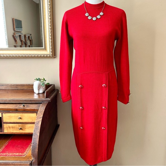 St. John Vintage Red Santana Knit Long Sleeve Sheath Dress Enamel Buttons Size 8 - Picture 1 of 9